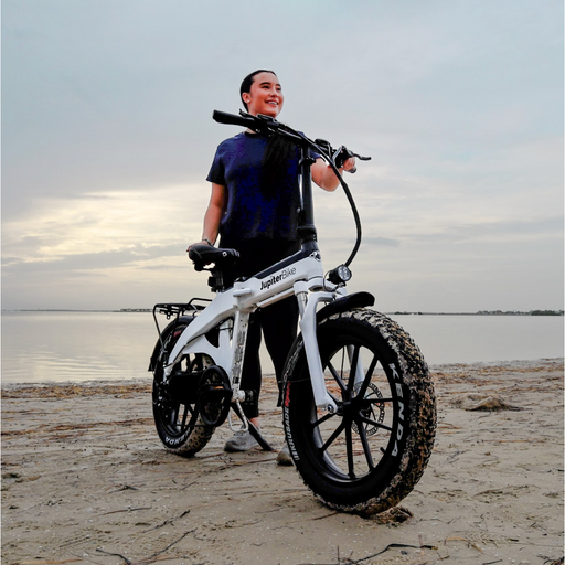 Jupiter Bike Defiant Pro E-Bike on beach. 