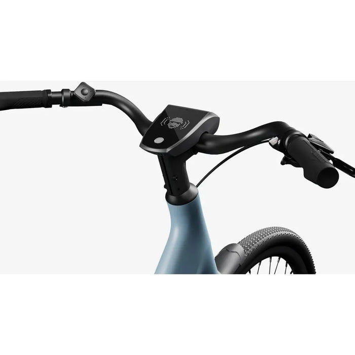 Urtopia Carbon ST e-bike's handlebar and display. 